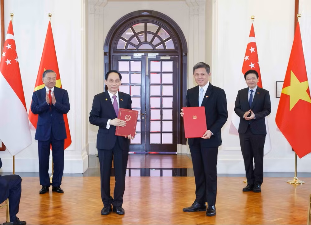 Tổng Bí thư, Chủ tịch nước Tô Lâm chứng kiến Lễ trao các văn kiện hợp tác Việt Nam - Singapore